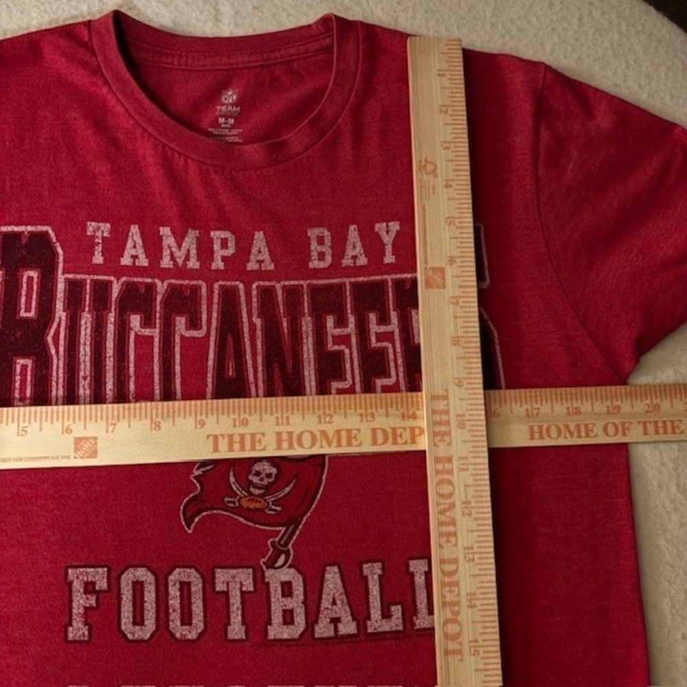 Tampa Bay Bucaneers Men's Medium Short Sleeve Shirt Heather Red NFL Team Apparel - Picture 3 of 5